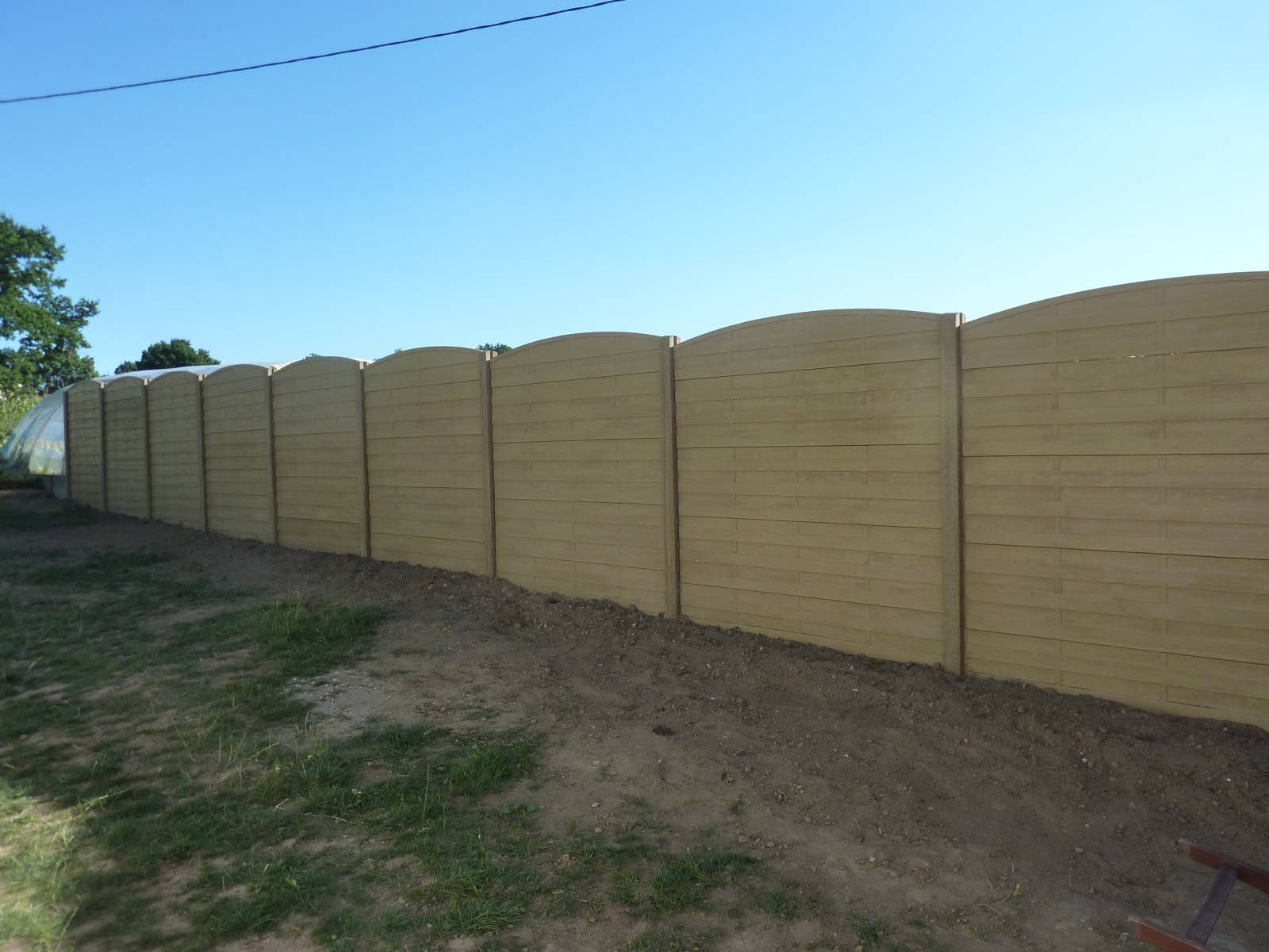 clôture béton aspect bois